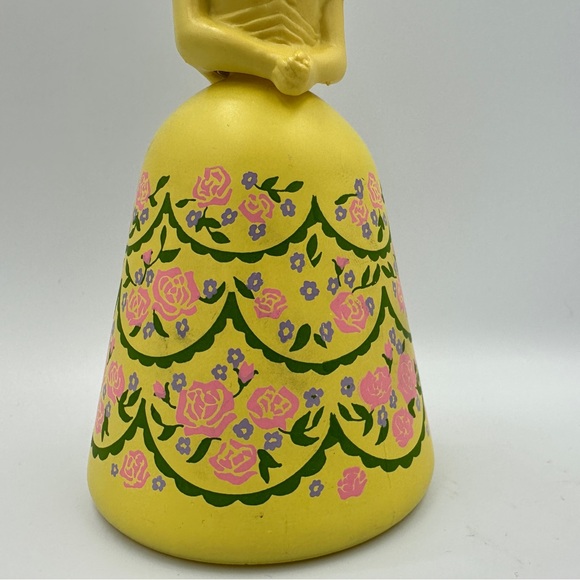 Vintage AVON Southern Belle  Cologne / Perfume 4 oz. yellow bottle - Empty - Picture 3 of 9